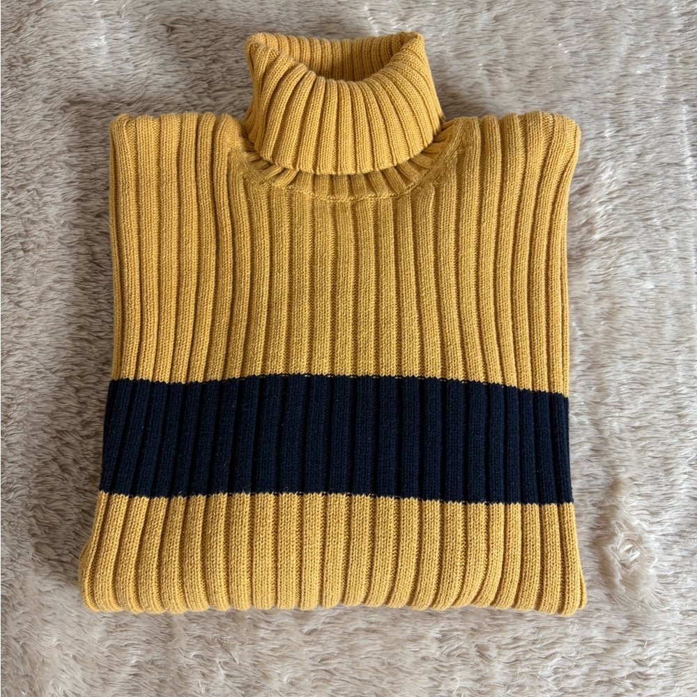American Eagle Outfitters Mustard and Black Turtleneck Sweater